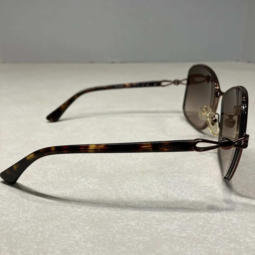 Vogue Italy Women's Sunglasses VO 3832-S 811/13 Tortoise Brown 57/16/130 w/case